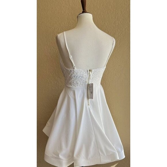 Love Cat Women's White Lace Plunging Skater Dress Size M - Picture 4 of 7